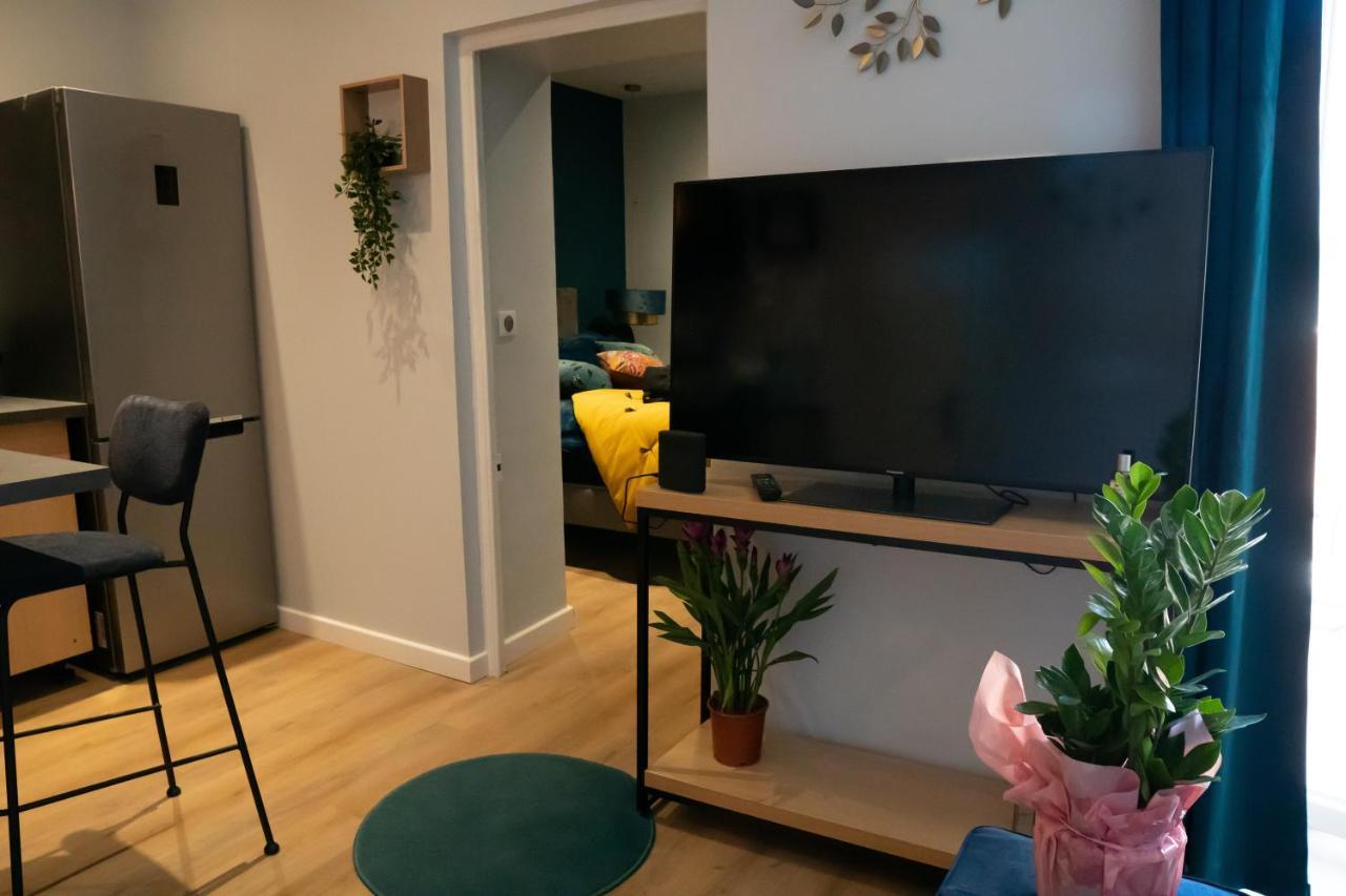 Coeur De Ville T2, Terrasse, Clim Tt Equipe, Parking Sanary-sur-Mer Eksteriør bilde